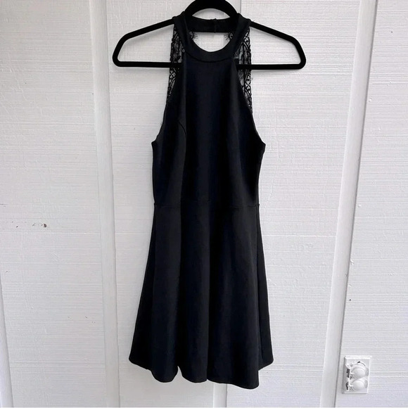Lulu’s Hometown Girl Black Lace Skater Dress / Size Medium / Style 7SD1955D23 - Picture 1 of 6
